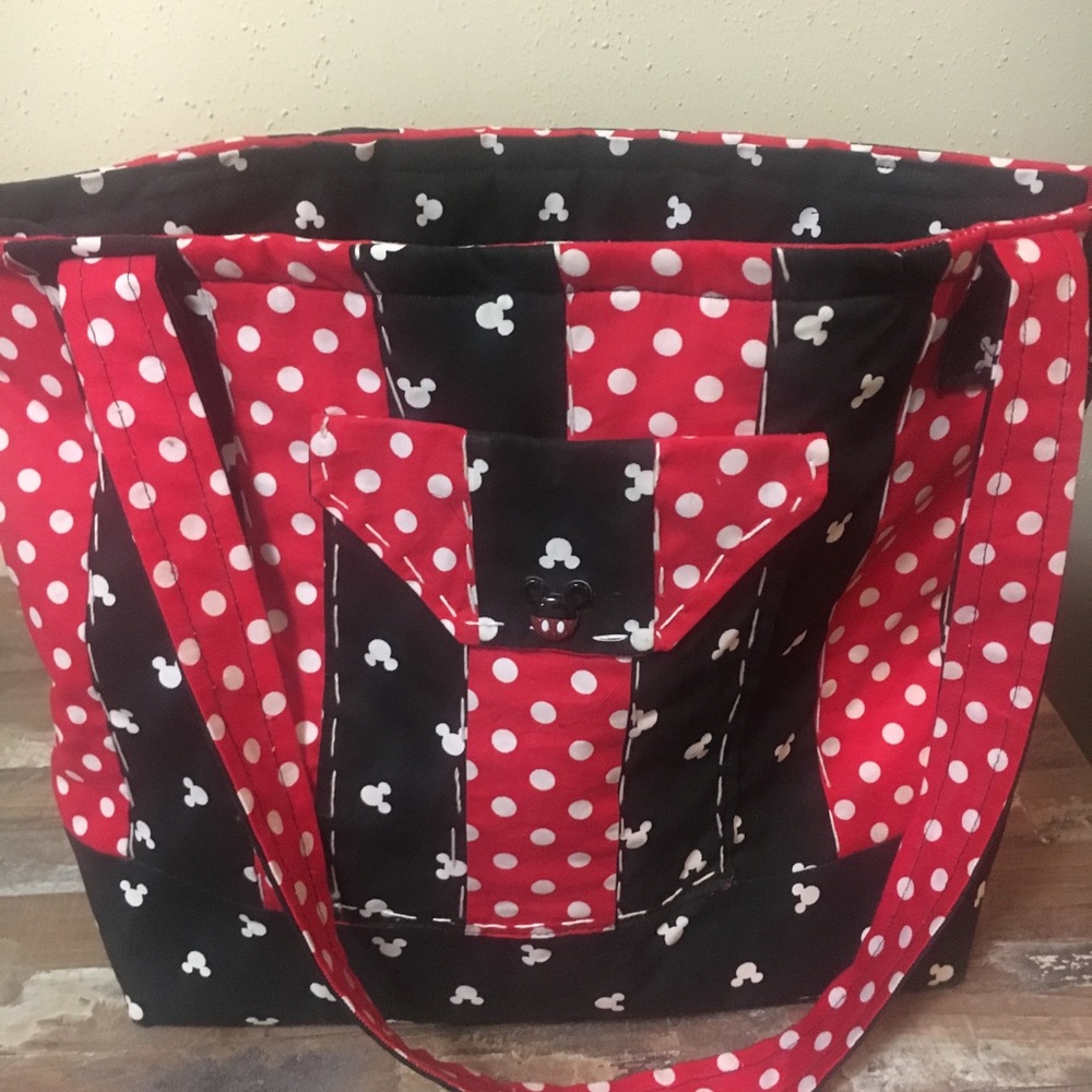 Medium large tote
